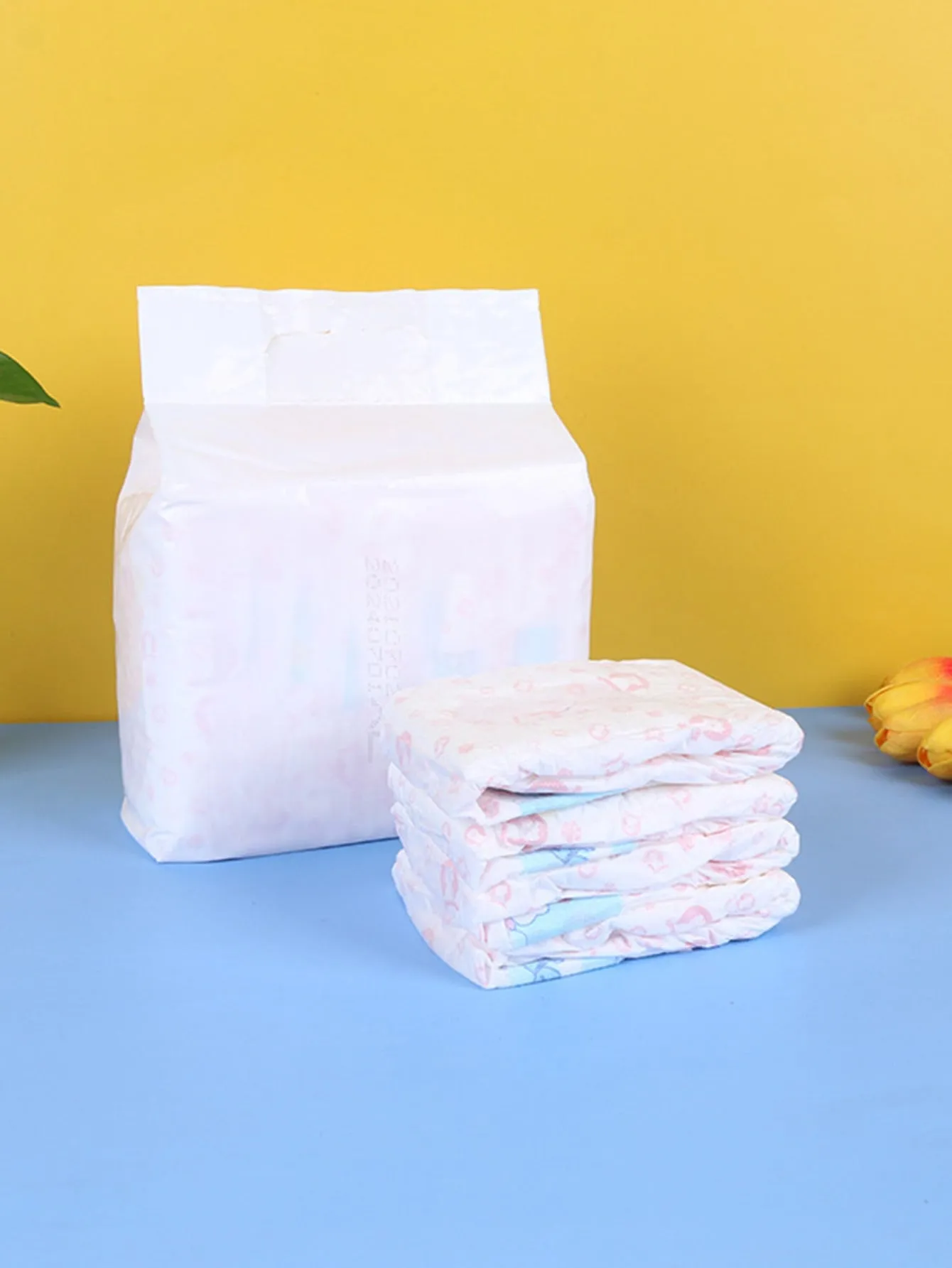1pc Cartoon Graphic Disposable Pet Diaper