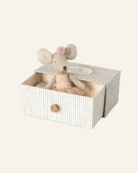 DANCING MOUSE IN DAYBED, LITTLE SISTER